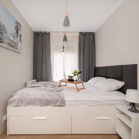 Hideaway Apartment - Terrace With Garden & Parking- By Rentujemy Лодзь Екстер'єр фото
