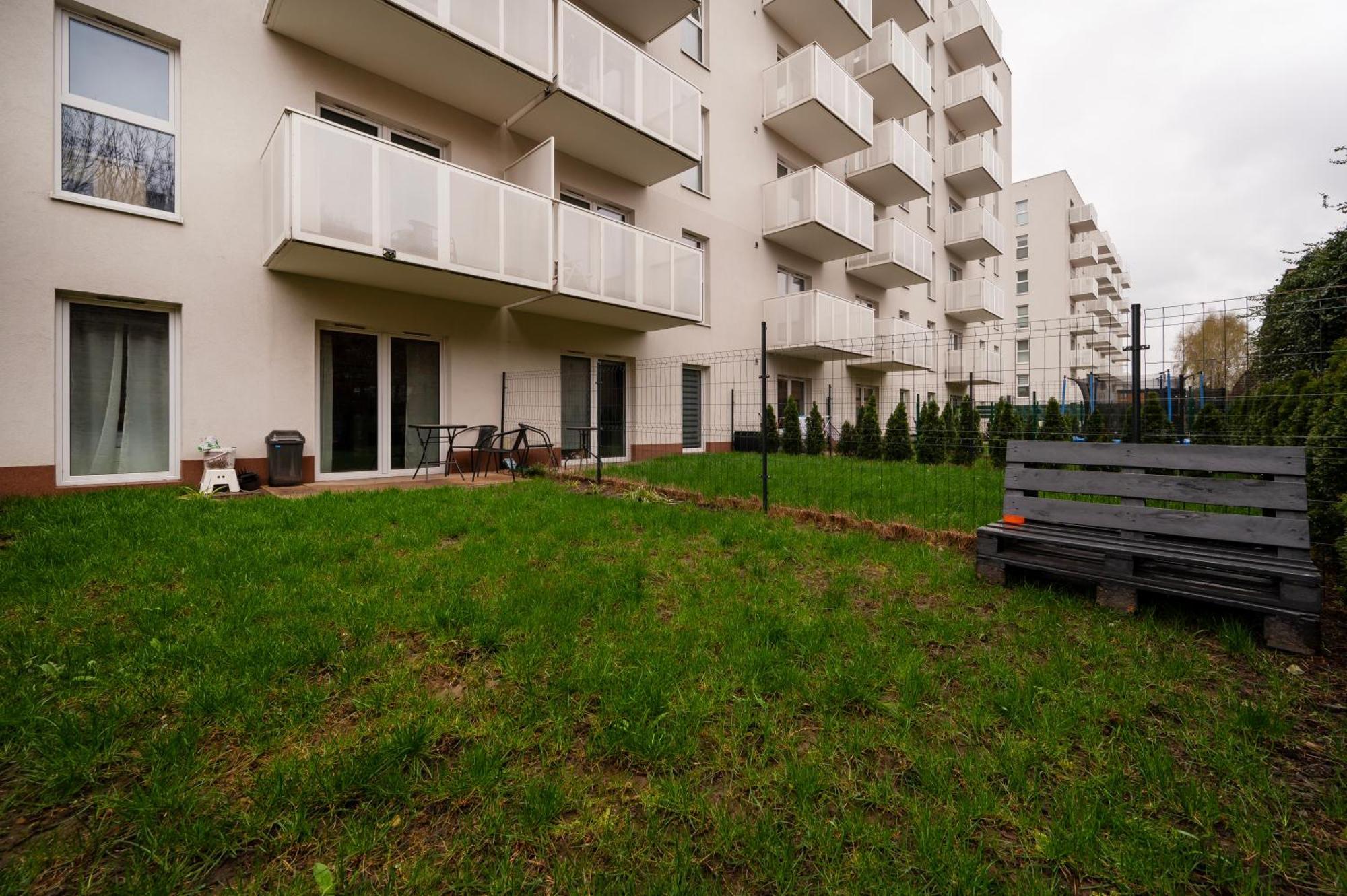 Hideaway Apartment - Terrace With Garden & Parking- By Rentujemy Лодзь Екстер'єр фото